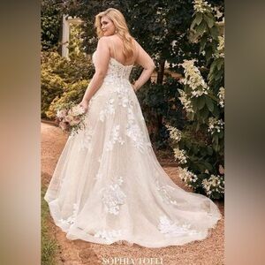 Sophia Tolli Y22051 Nikita size 24 ivory